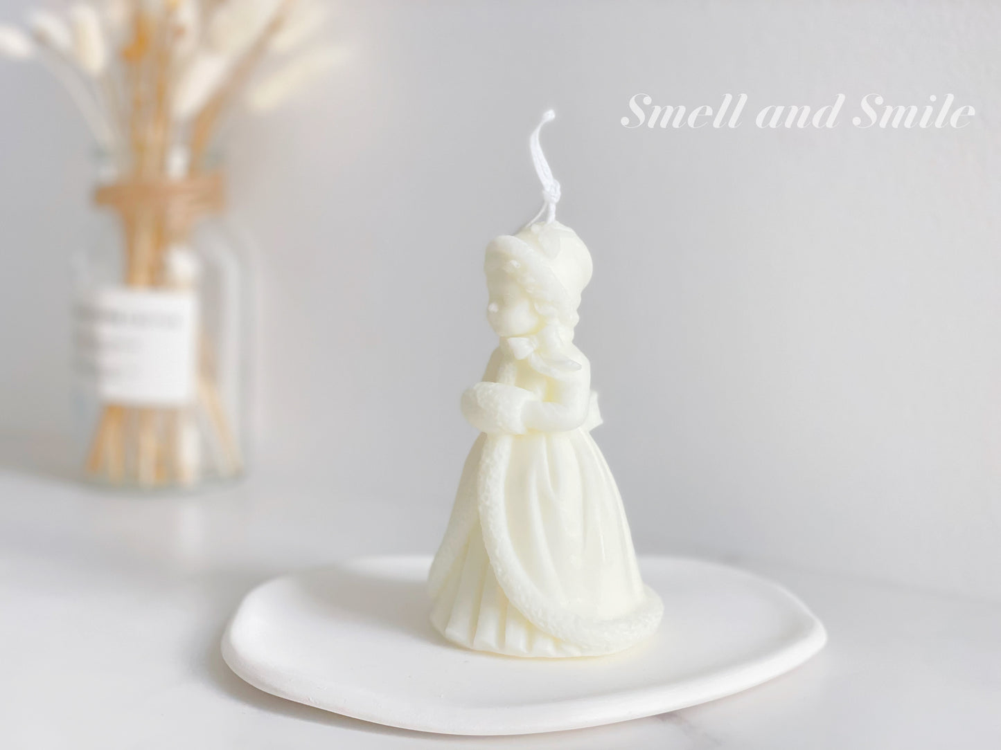 Winter Lady Vintage Sculpture Candle