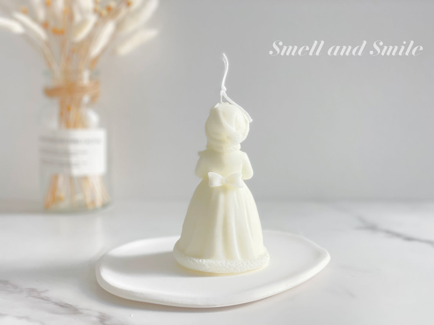 Winter Lady Vintage Sculpture Candle