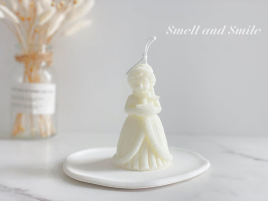Winter Lady Vintage Sculpture Candle
